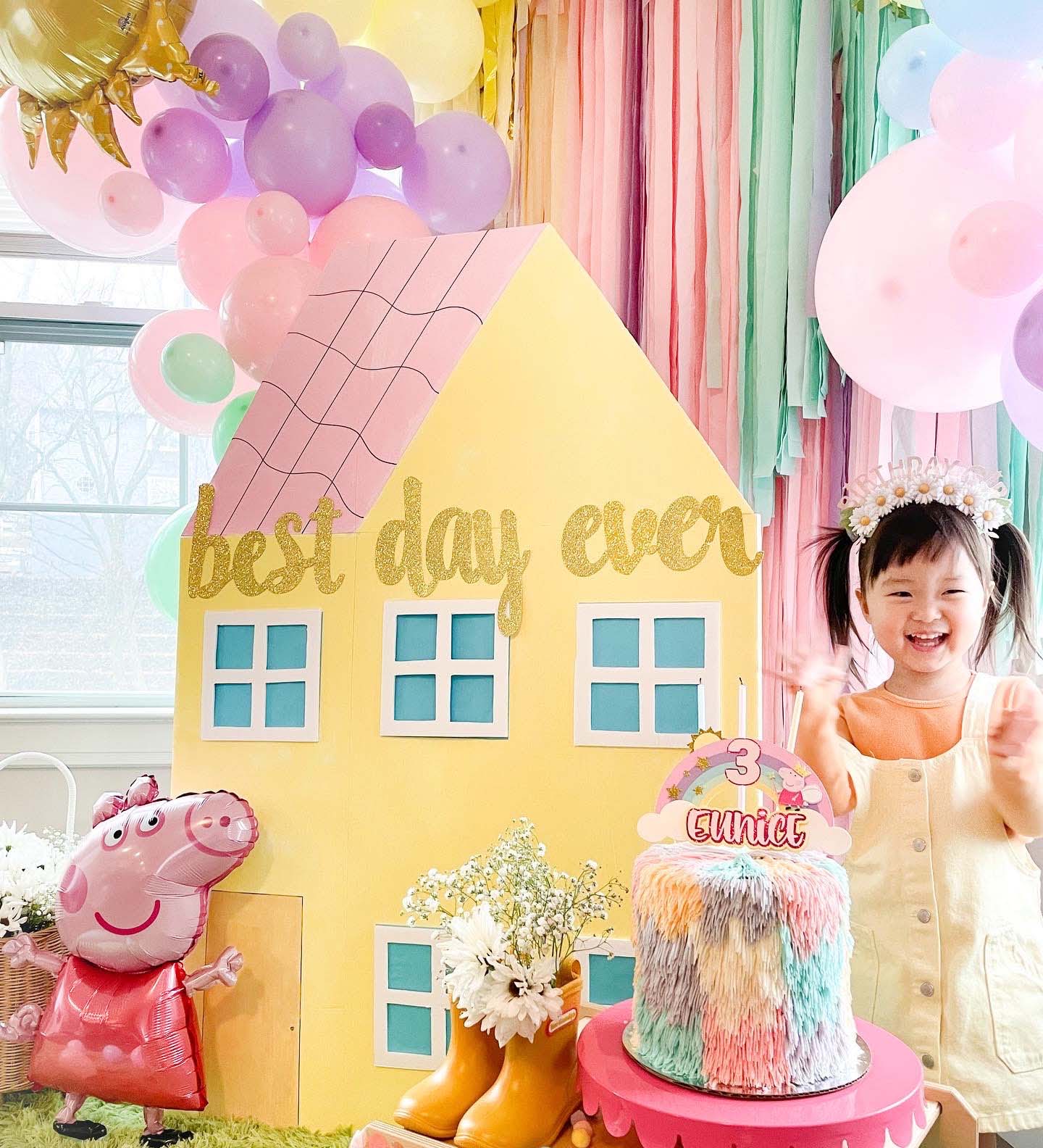 Peppa Pig-inspired Pastel Rainbow Balloon Garland Kit
