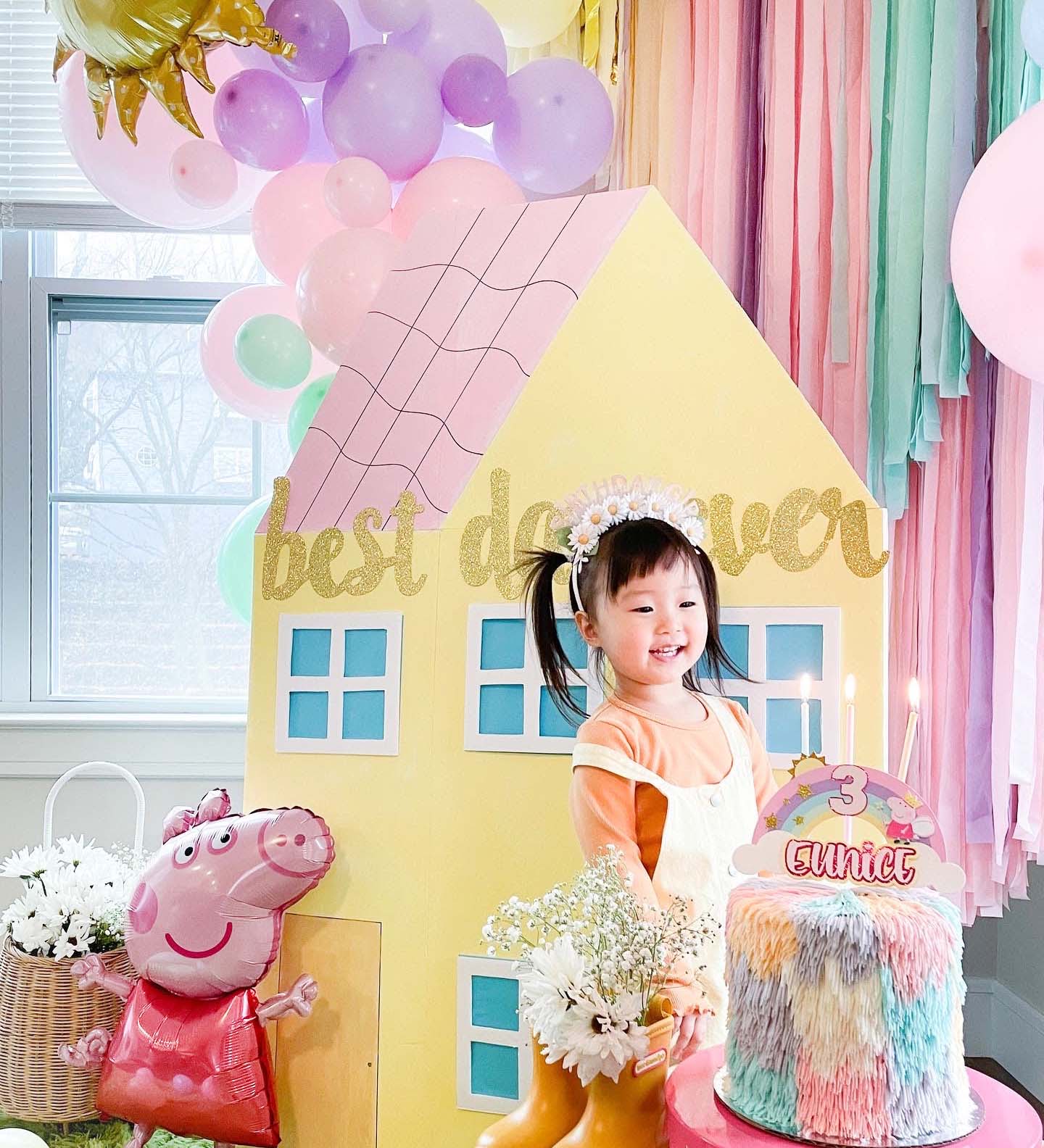 Peppa Pig-inspired Pastel Rainbow Balloon Garland Kit