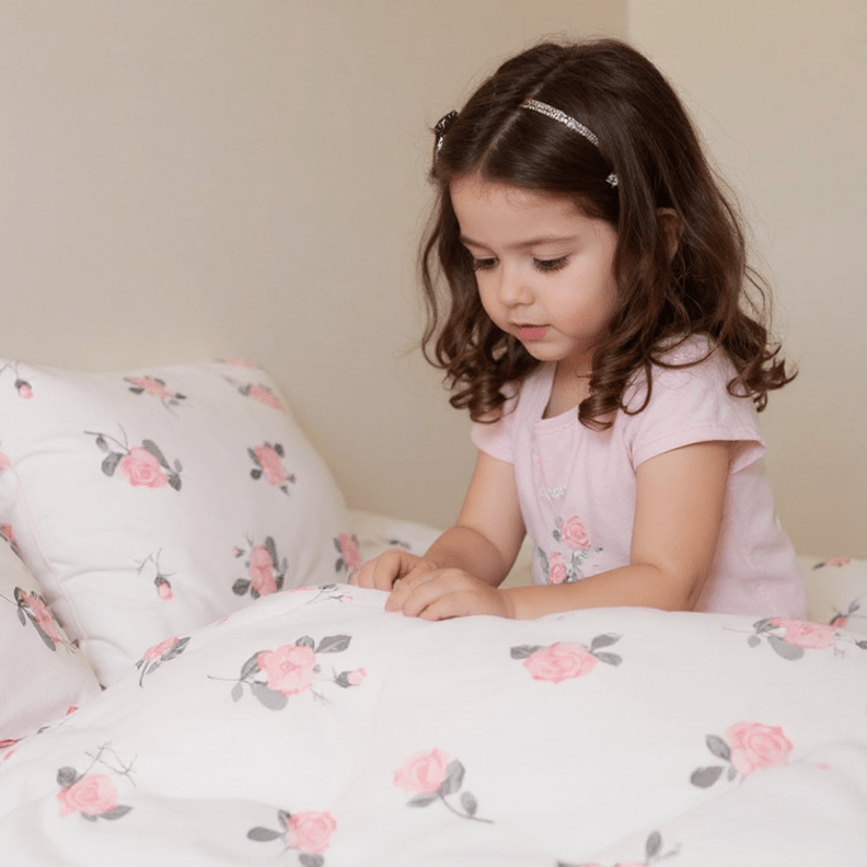 Quilted Blanket - Roses White