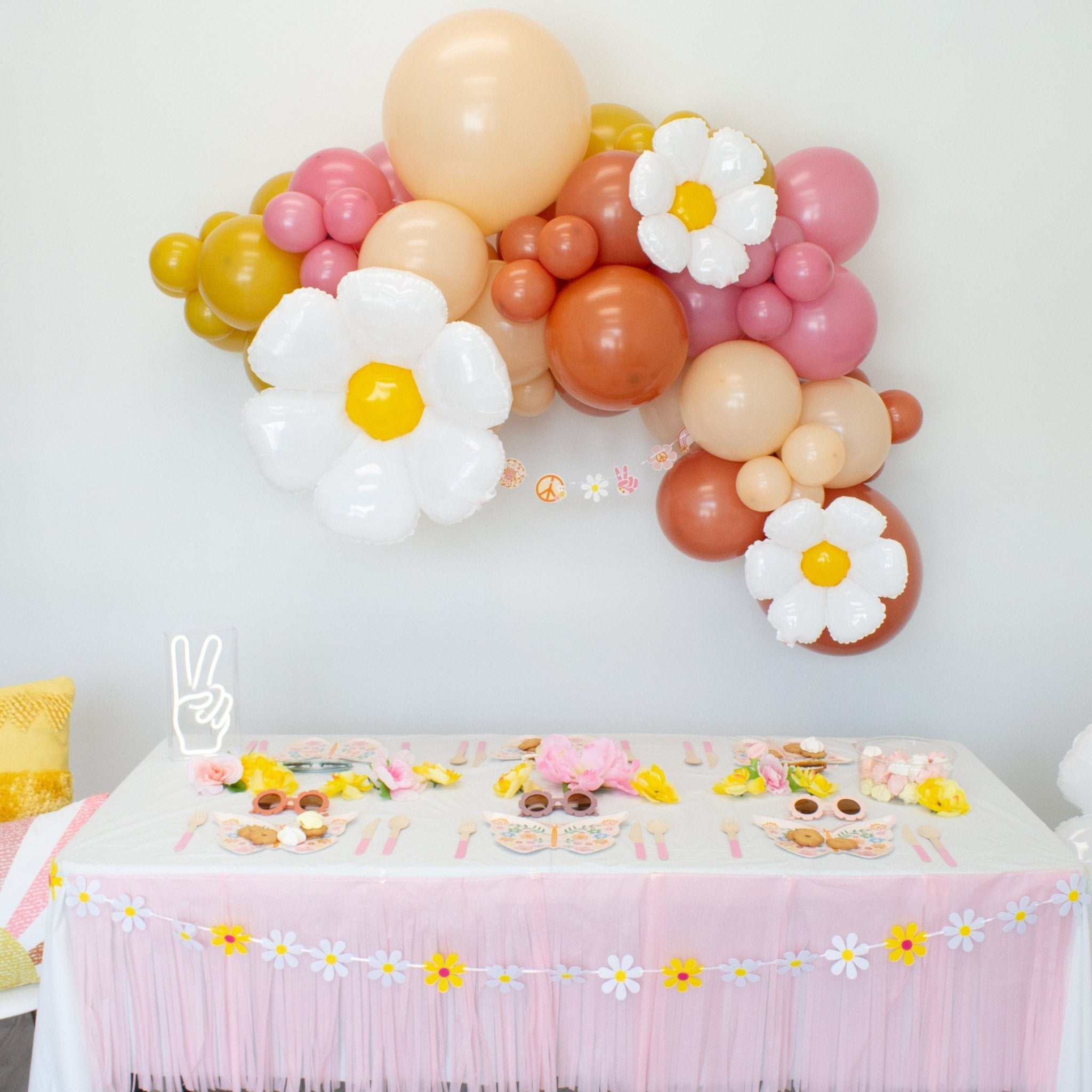 Small Daisy Foil Balloon – 20" Groovy Party Decor