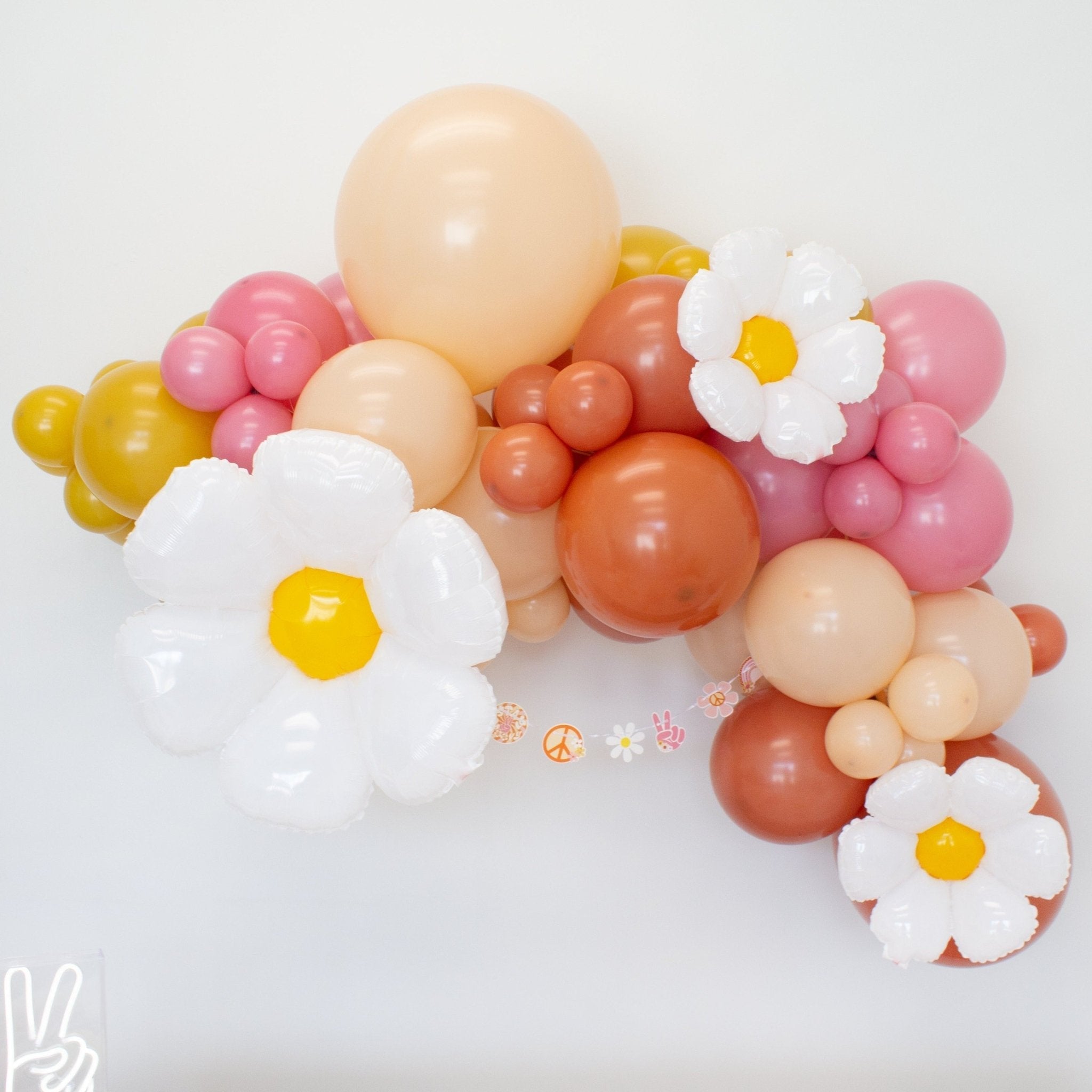Small Daisy Foil Balloon – 20" Groovy Party Decor