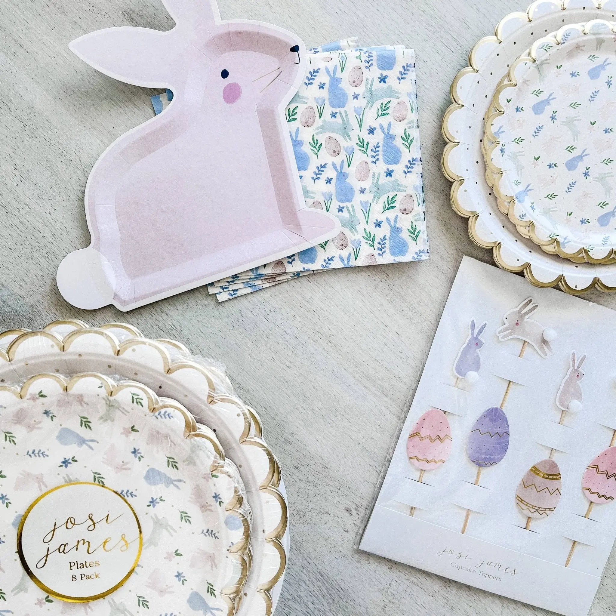 Small Scalloped Bunny Plate