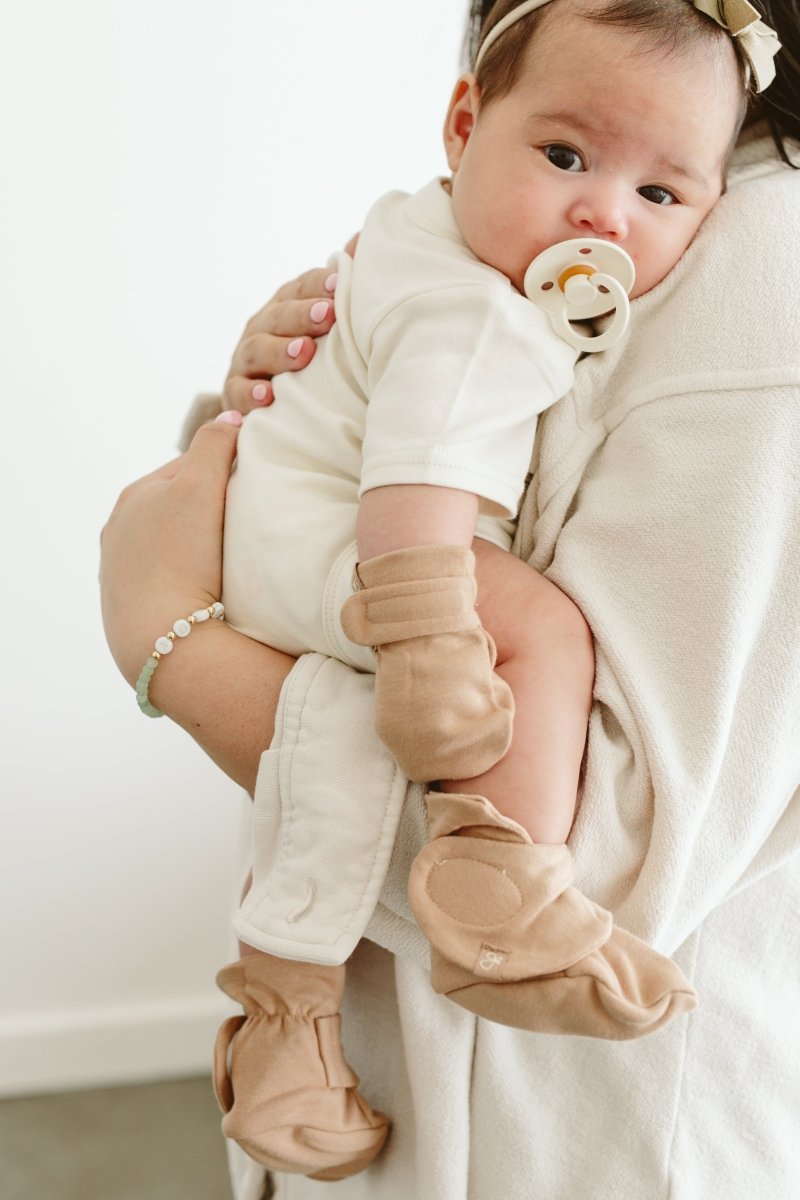 Stay On Mitts | Sandstone