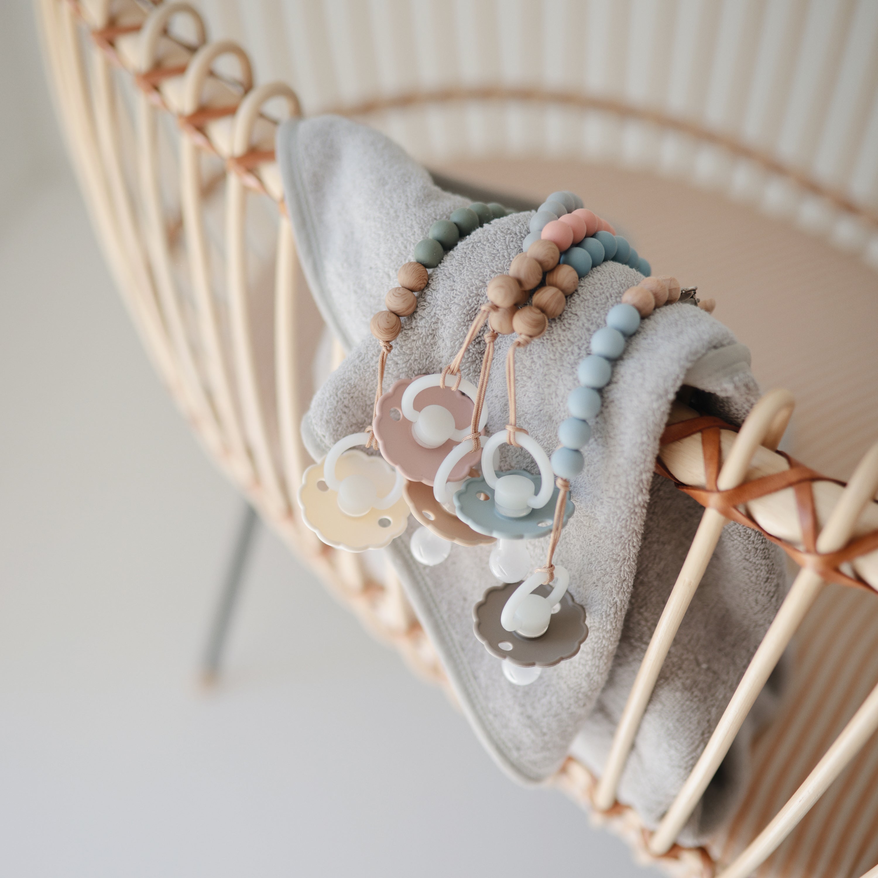 Frigg Daisy Night Silicone Pacifier 2-pack