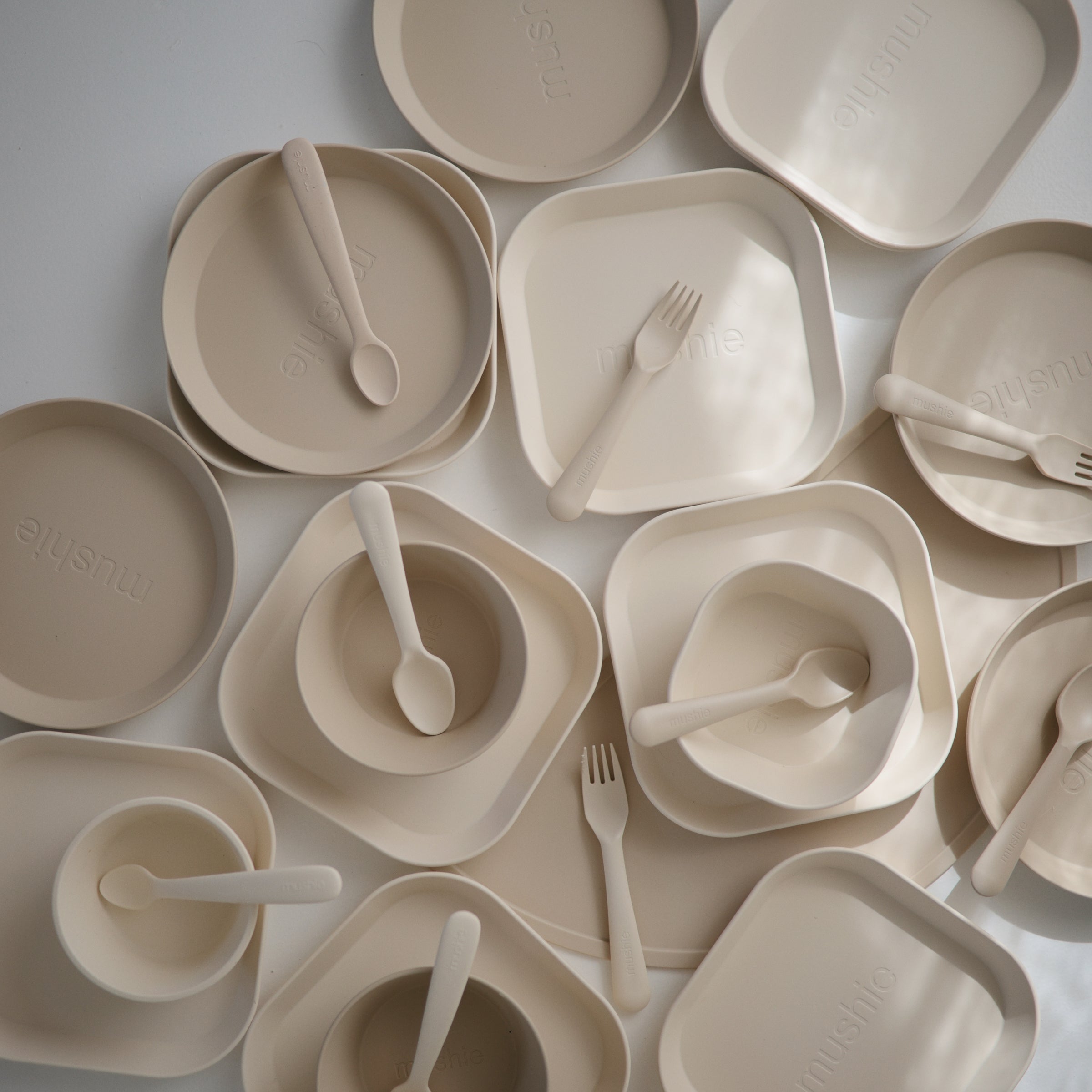 Round Dinnerware Plates, Set Of 2