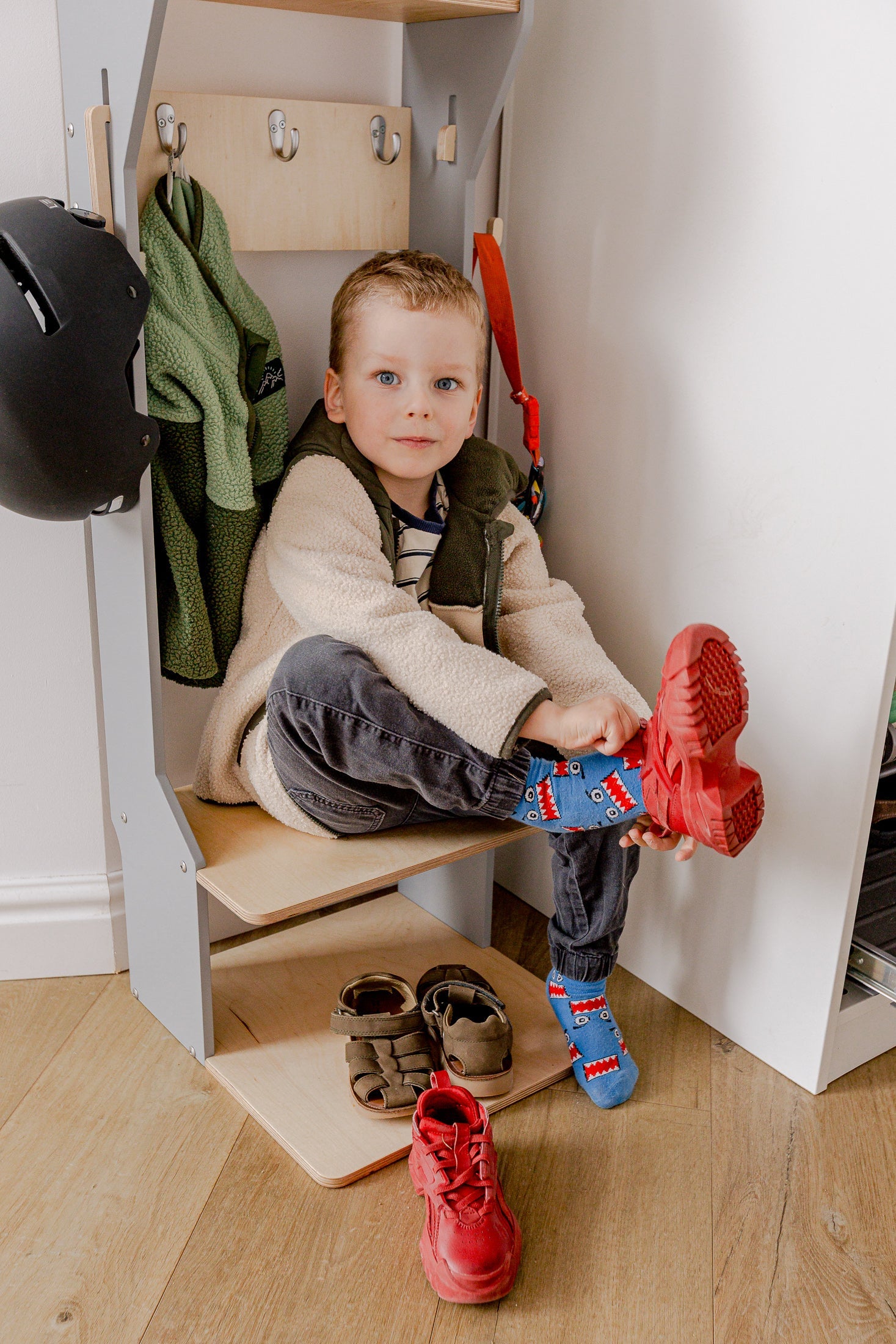 Children's Outwear Organizer – Sturdy Wood Frame Wardrobe
