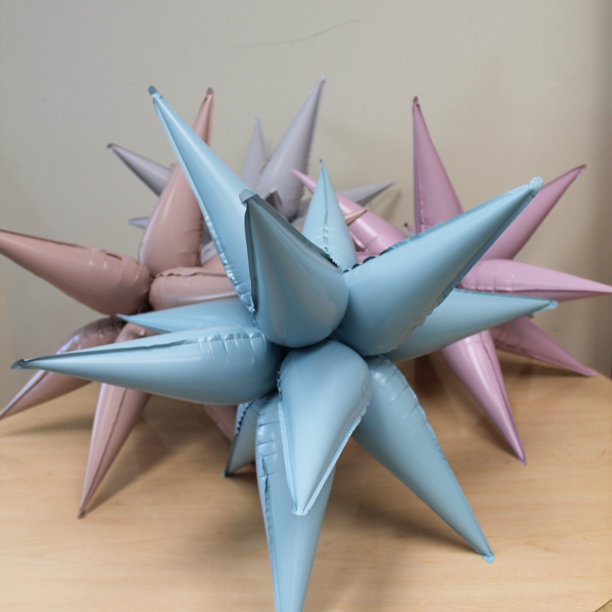 White Starburst Balloon