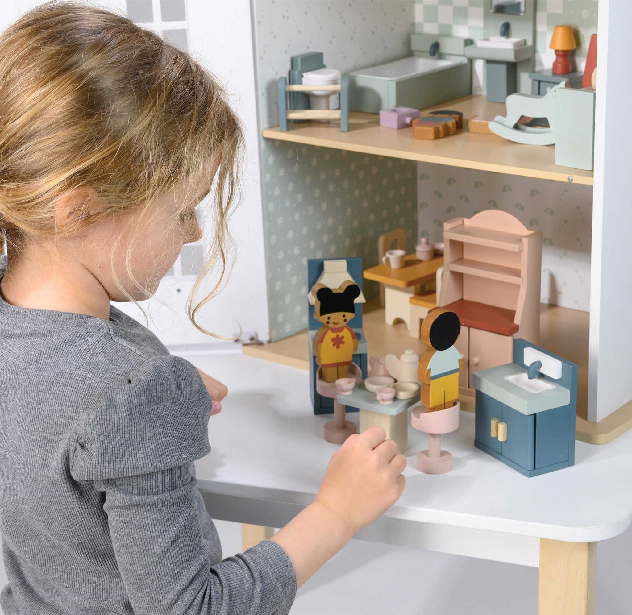 Willow Dollhouse