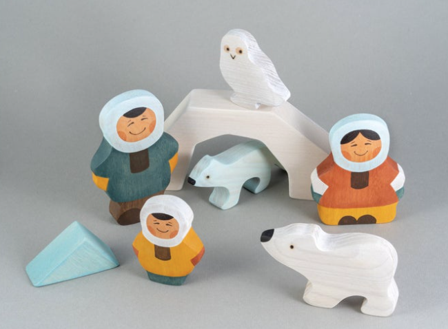 Wooden Arctic Inuit Family Set Of 3