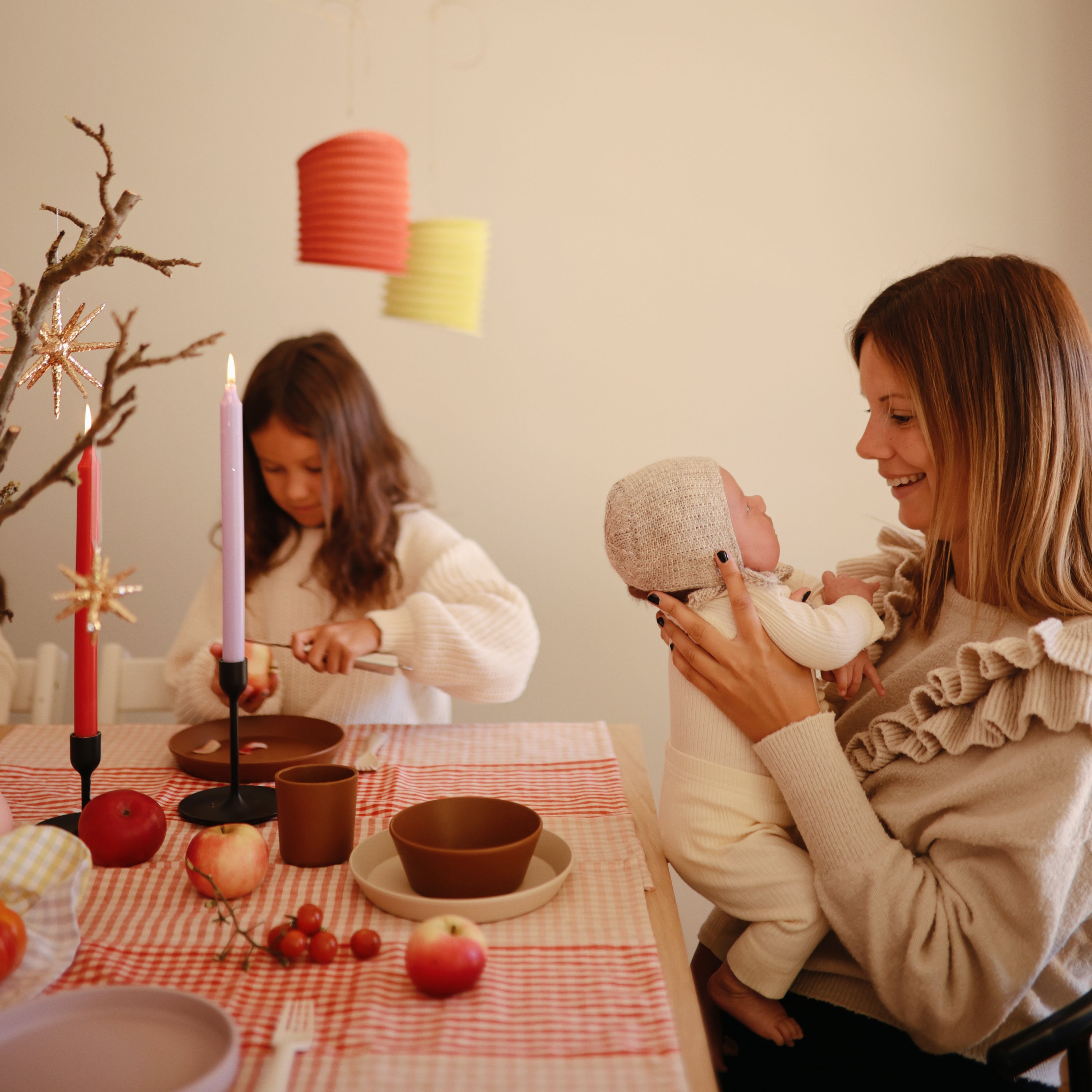 Round Dinnerware Plates, Set Of 2