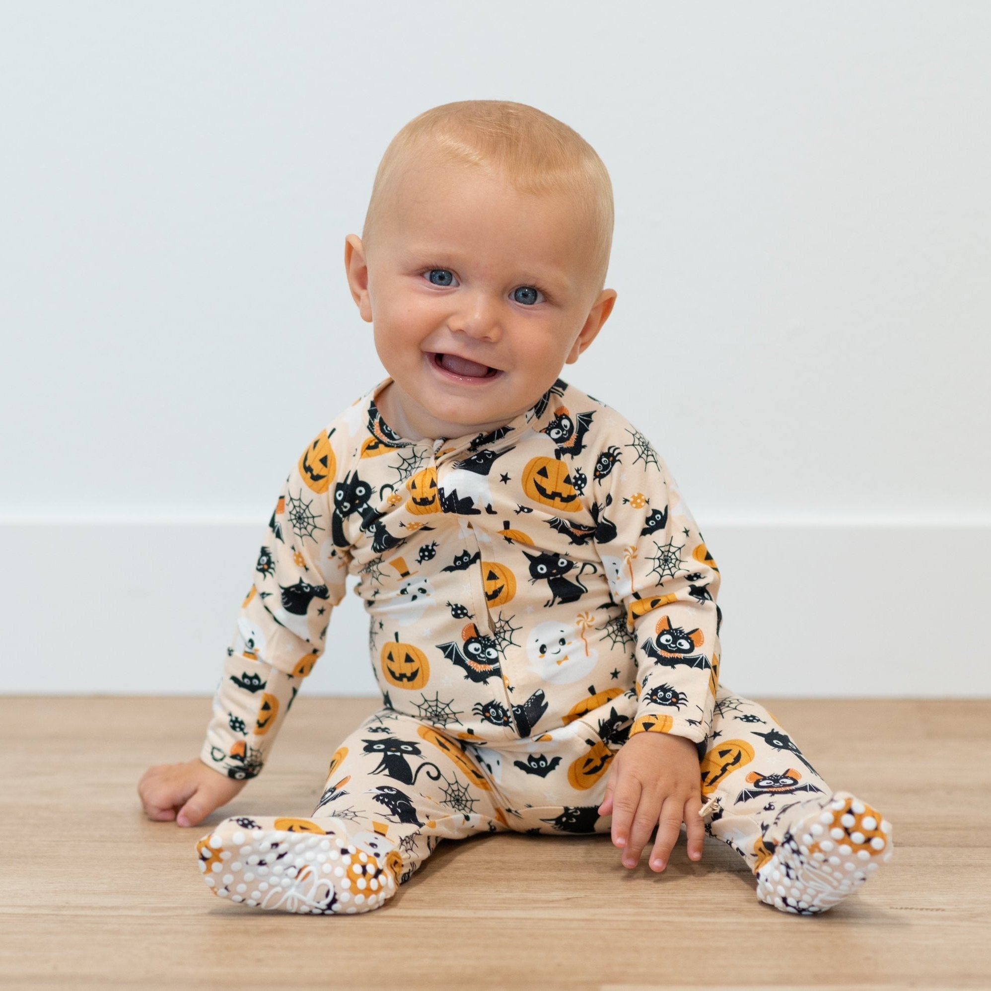 Zipper Footie Bats And Cats