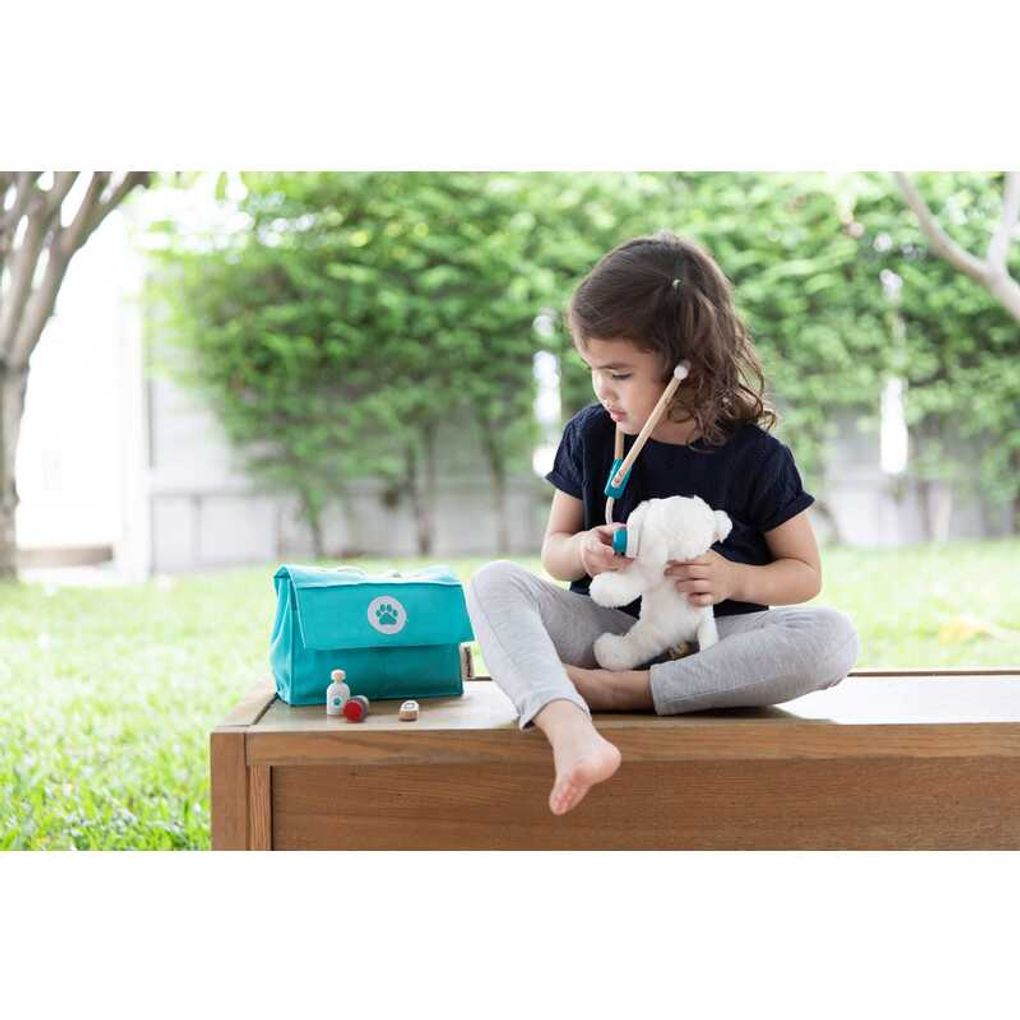 PlanToys Vet Set Pretend Profession
