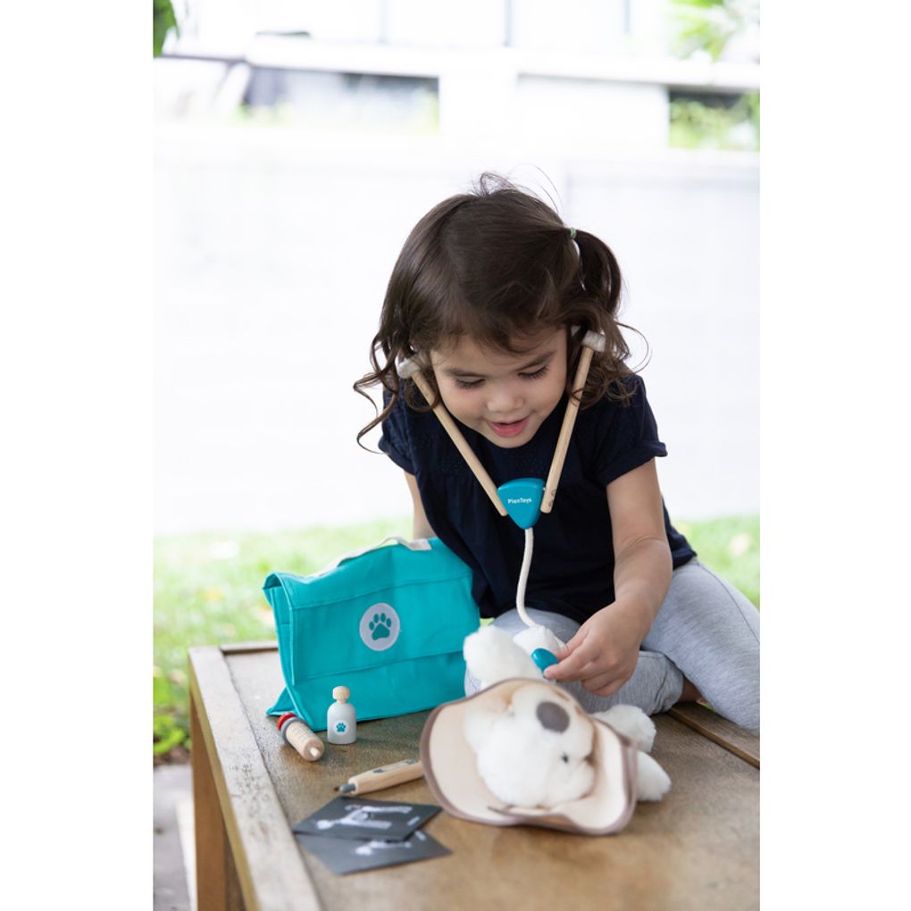 PlanToys Vet Set Pretend Profession