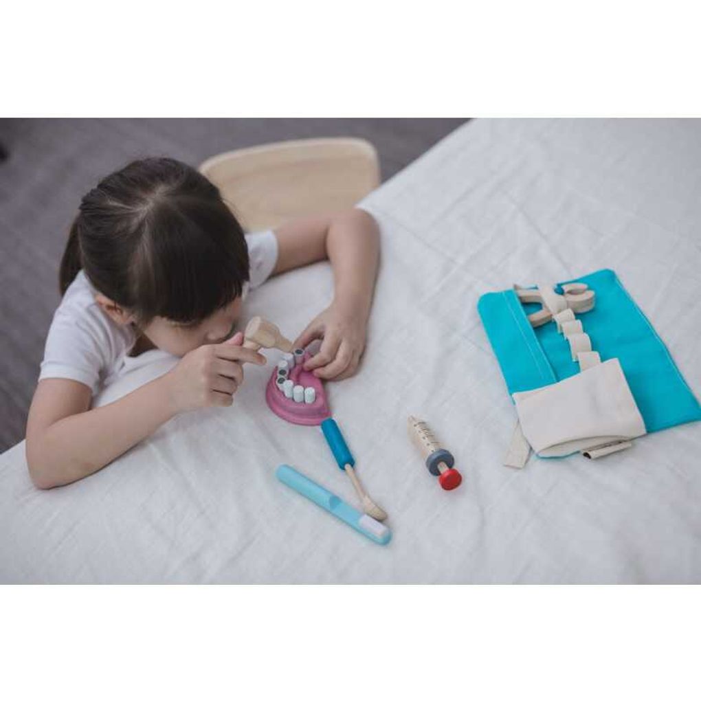 PlanToys Dentist Set Pretend Profession