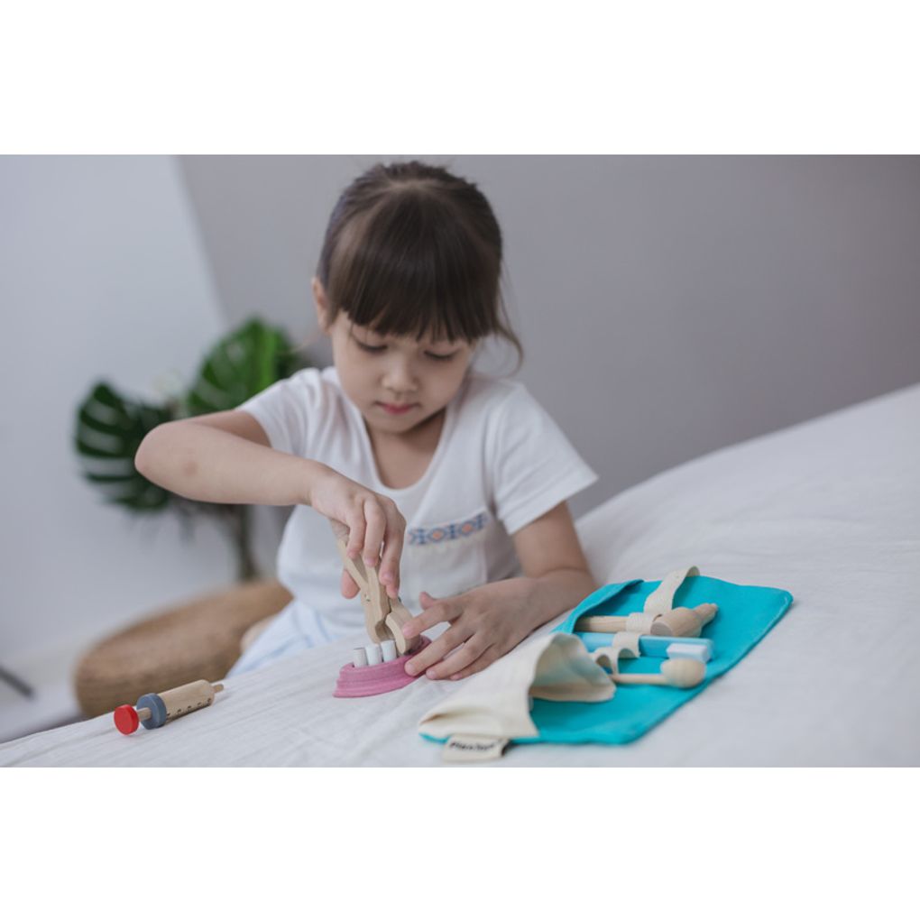 PlanToys Dentist Set Pretend Profession