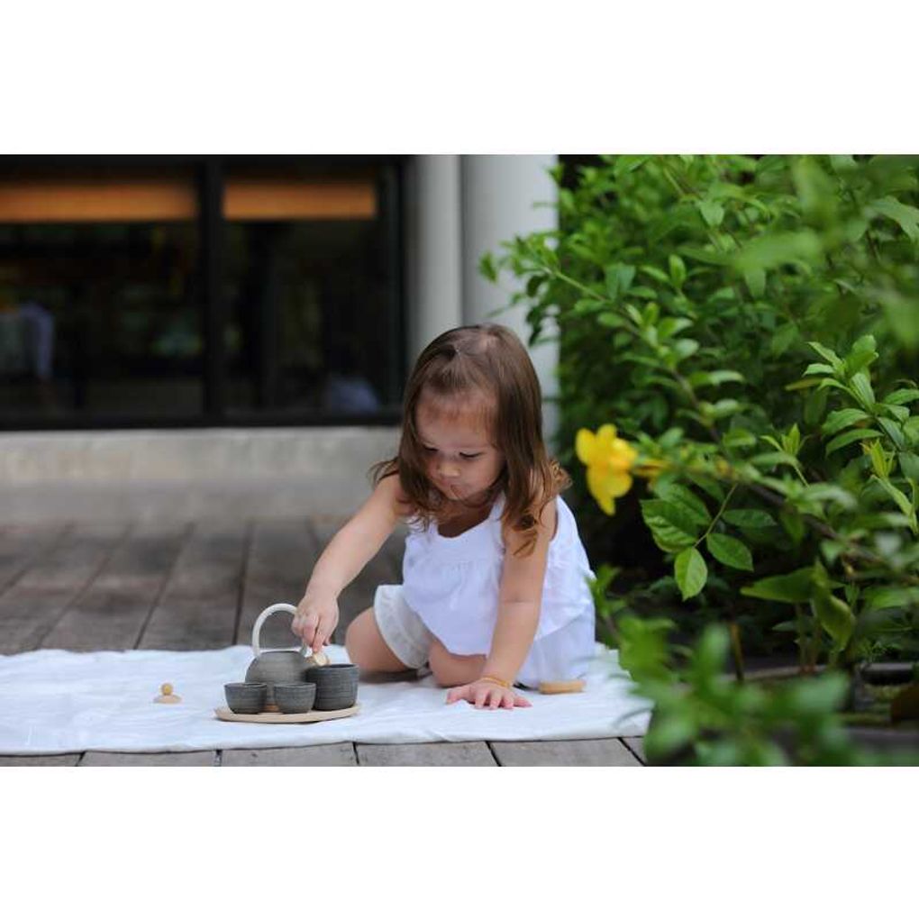 PlanToys Classic Tea Set Play Tablewear