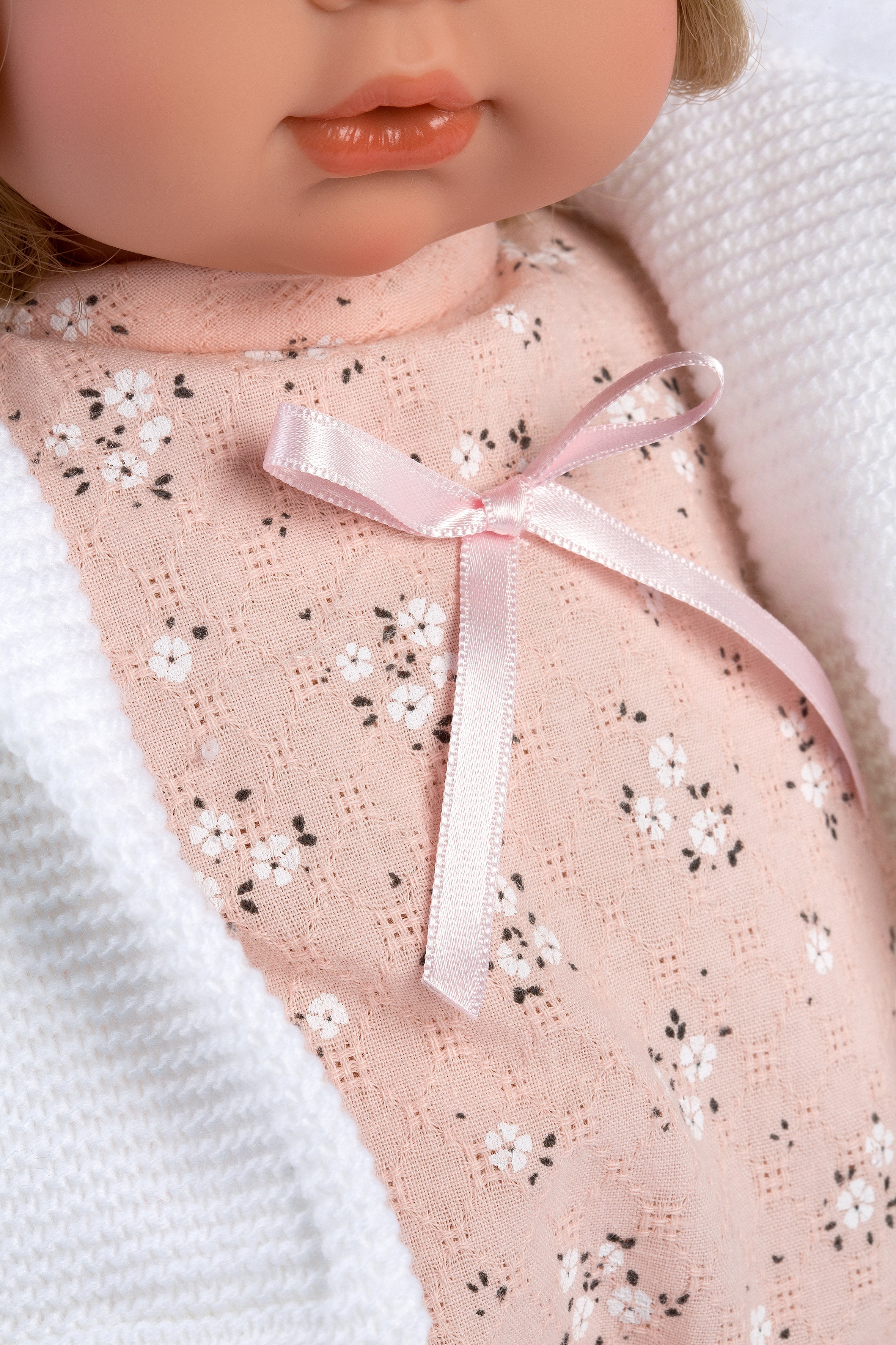 Llorens 15" Soft Body Crying Baby Doll Mandy with Blanket Dolls