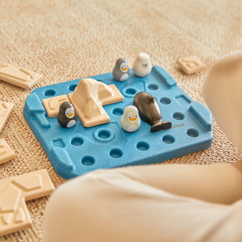 PlanToys Finding Penguin Game Board Game