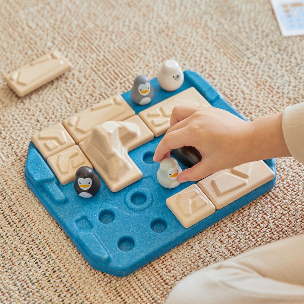 PlanToys Finding Penguin Game Board Game