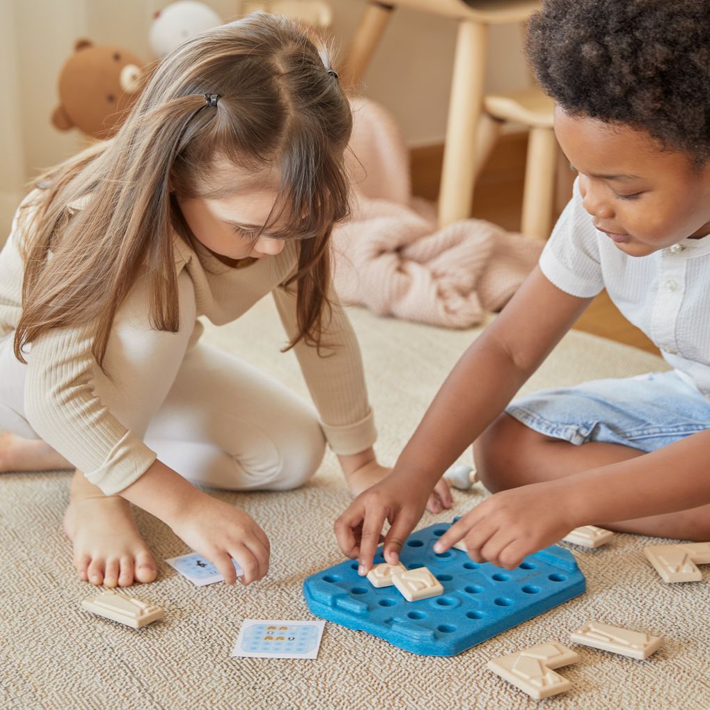 PlanToys Finding Penguin Game Board Game