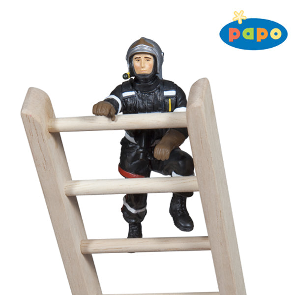 Papo France Climbing Fireman