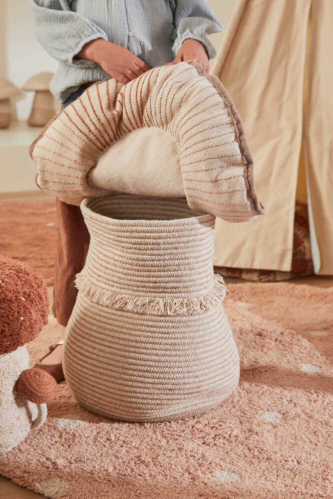 Basket Giant Mushroom - Mushroom hunters / Forest finds