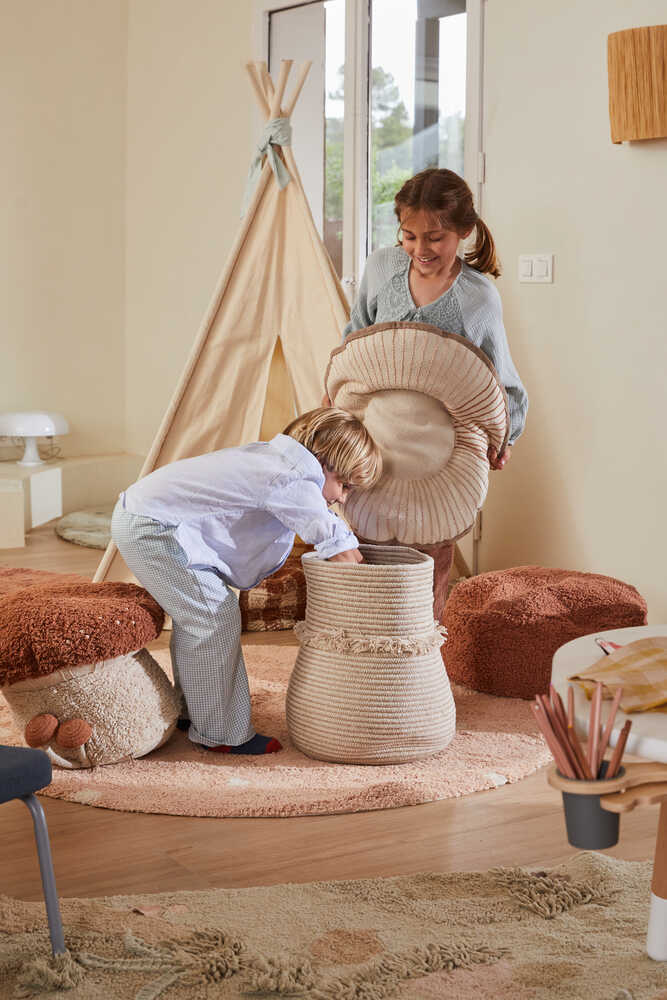 Basket Giant Mushroom - Mushroom hunters / Forest finds