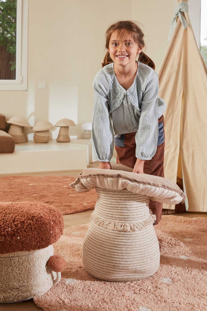 Basket Giant Mushroom - Mushroom hunters / Forest finds