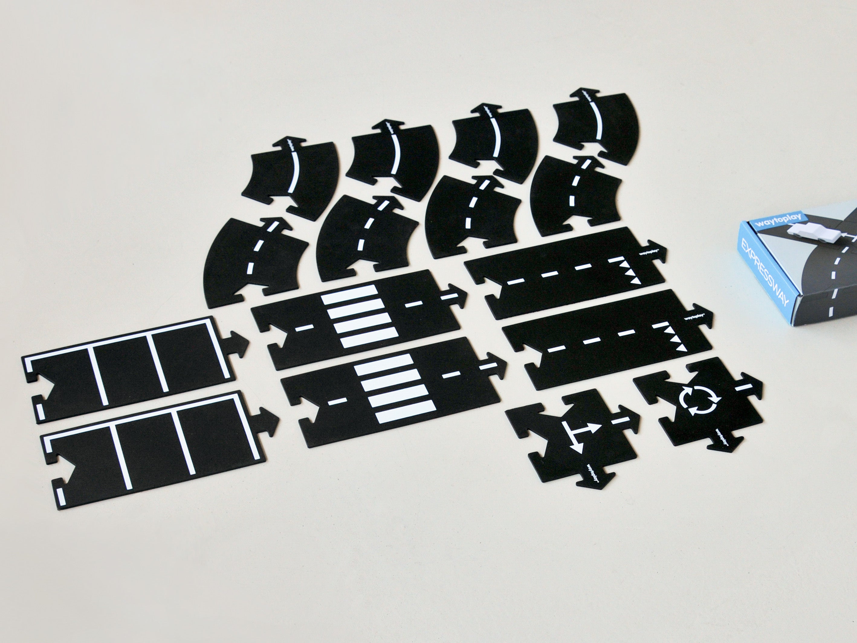 Waytoplay Toys Expressway Race Track - 16 pcs Play Vehicles Tracks