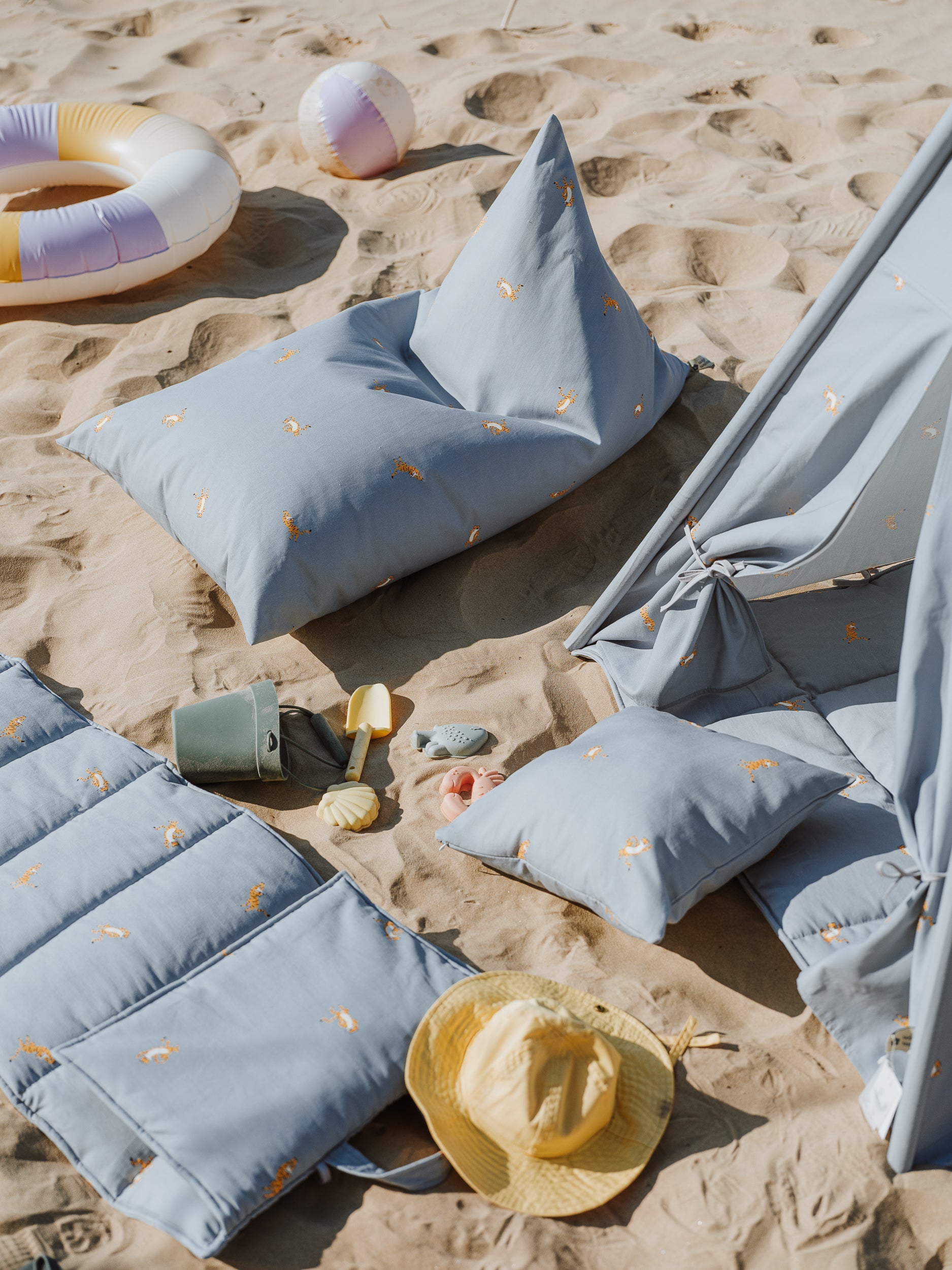 Blue Tiger Big Lounger