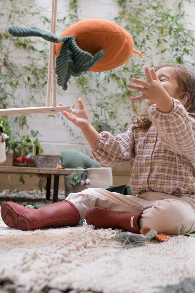 Knitted Cushion Cathy The Carrot - Oli&Carol