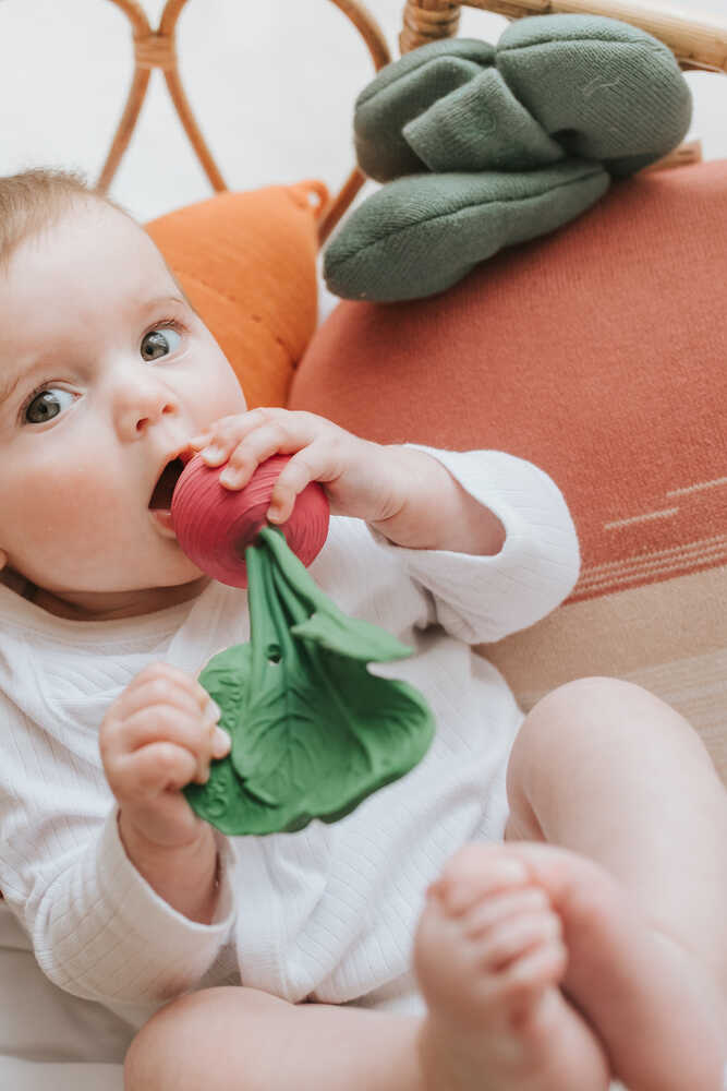Knitted Cushion Ramona The Radish - Oli&Carol