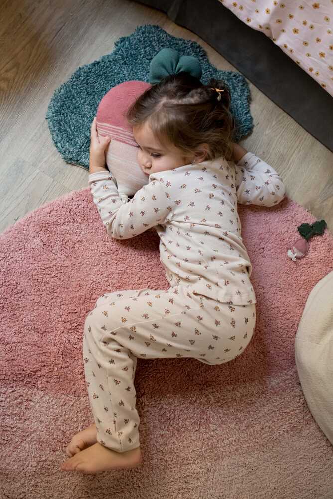 Knitted Cushion Ramona The Radish - Oli&Carol