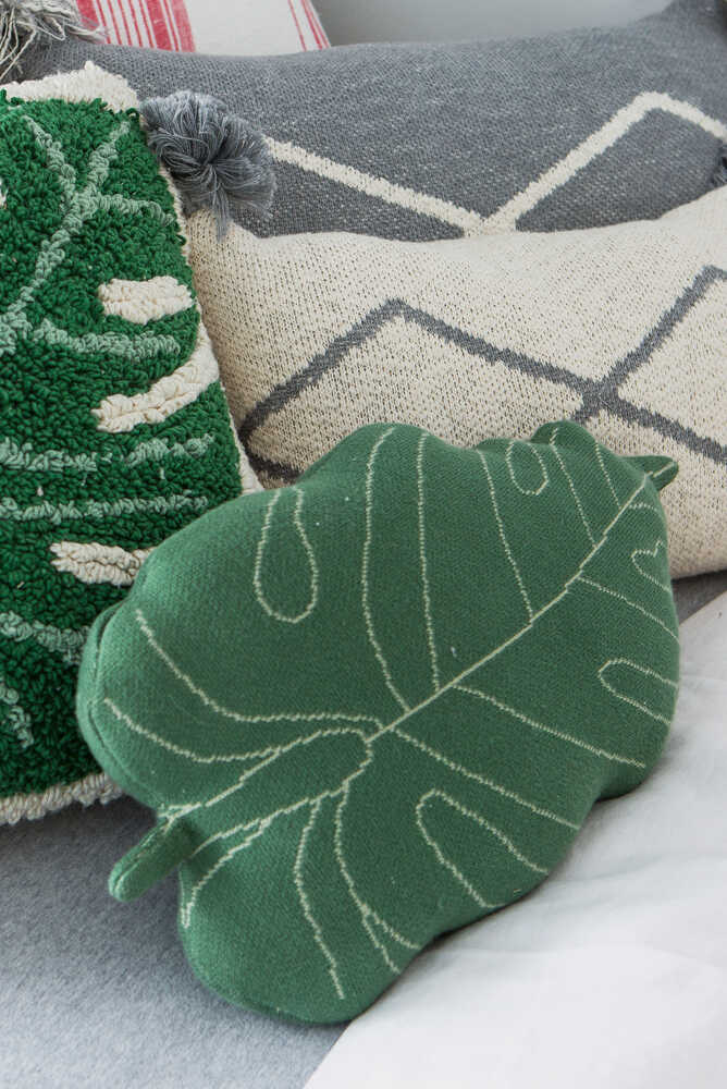 Knitted Cushion Baby Leaf - Plants