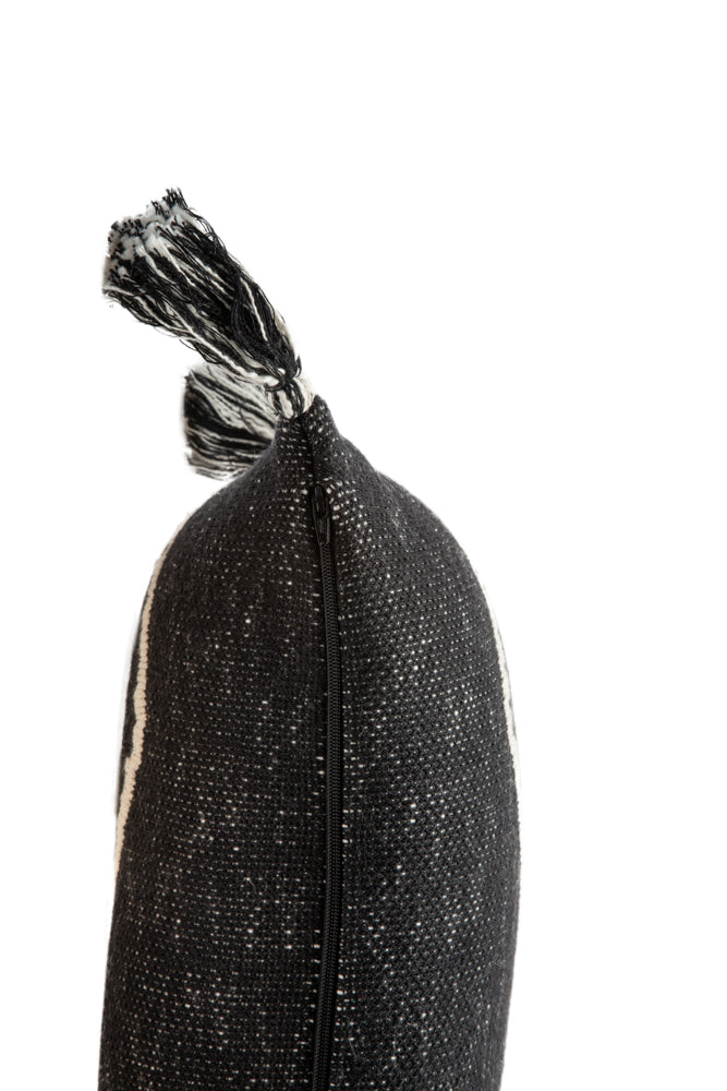 Knitted Cushion Oasis Black - Bereber Classics