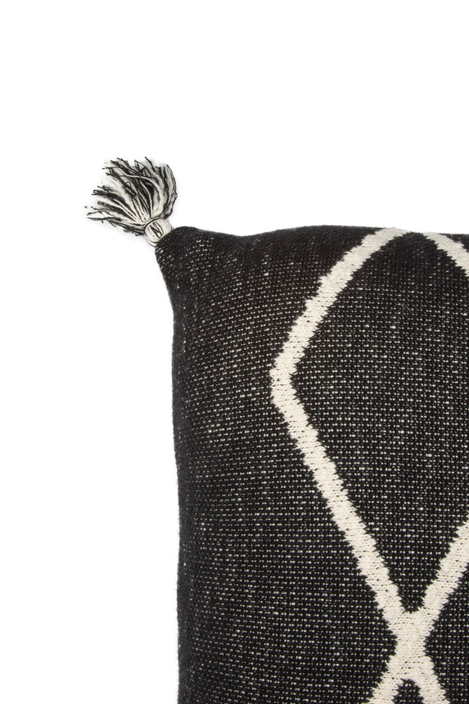 Knitted Cushion Oasis Black - Bereber Classics