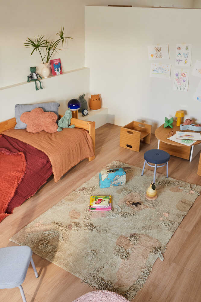 Cushion Cloud Chestnut - Mushroom hunters / Forest finds