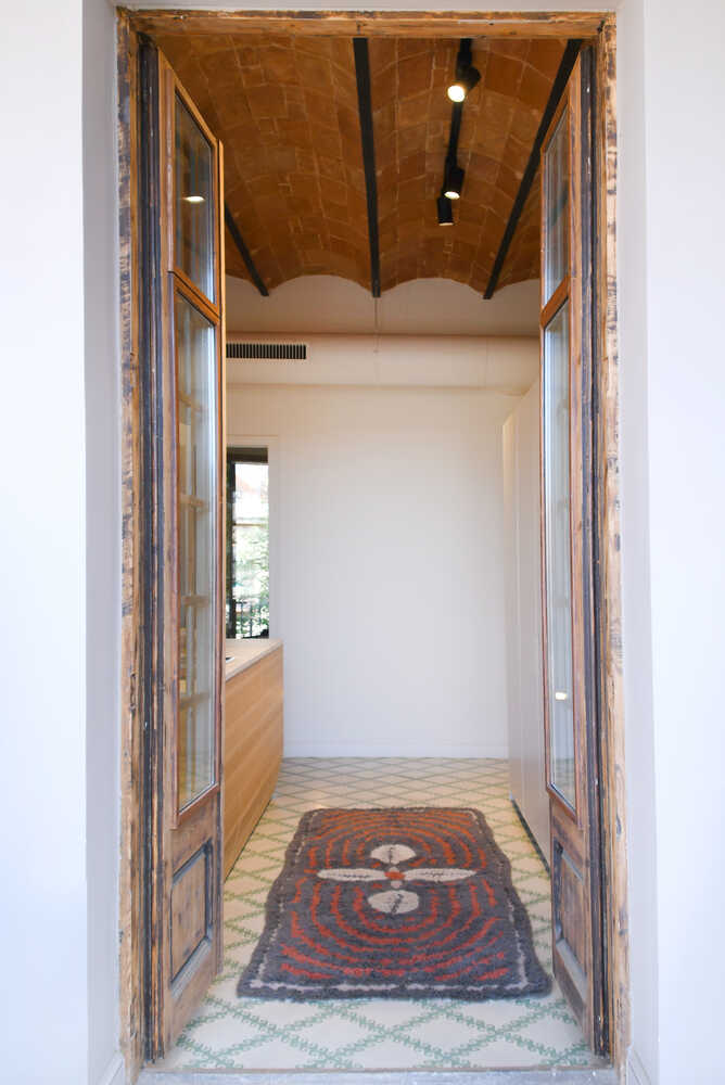 Woolable Rug Cowrie Bracelet