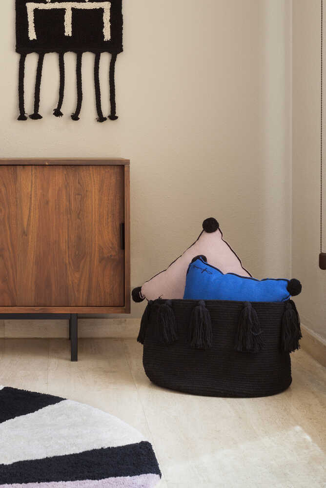 Basket Tassels Black