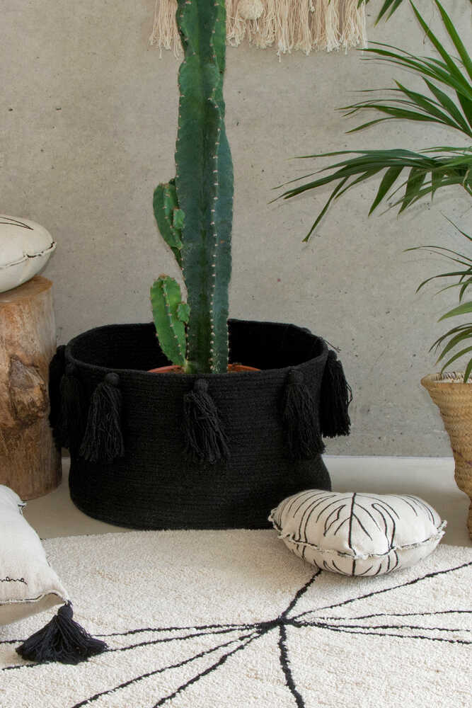 Basket Tassels Black