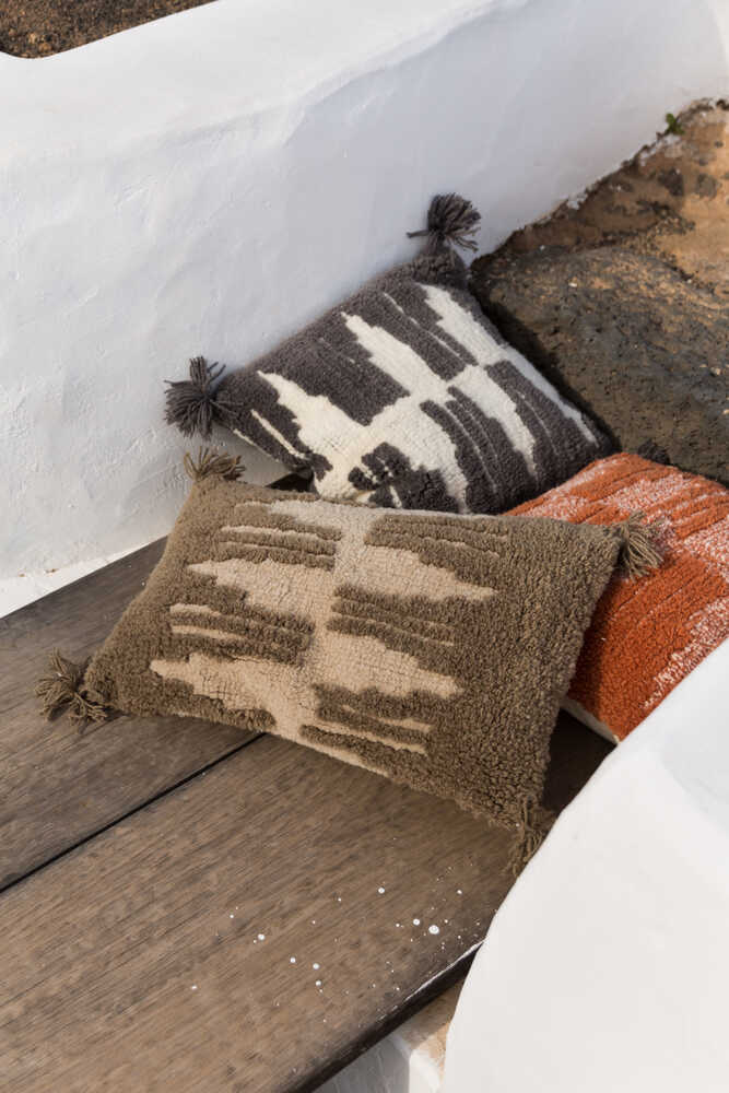 Throw Pillow Zagros Brown-seashell