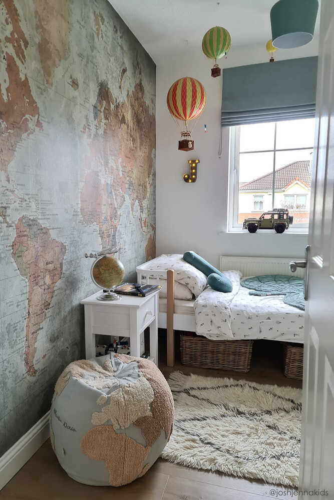 Pouf World Map - Back-to-School