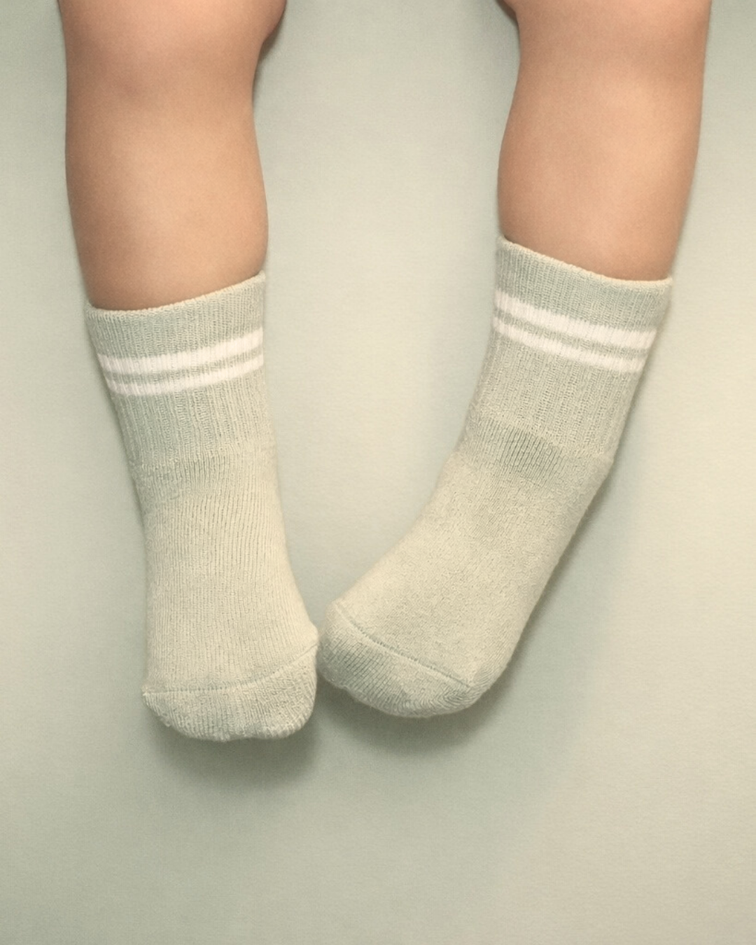 Newborn Gripper Crew Socks 4-pack (0-3 Months) - Vetiver