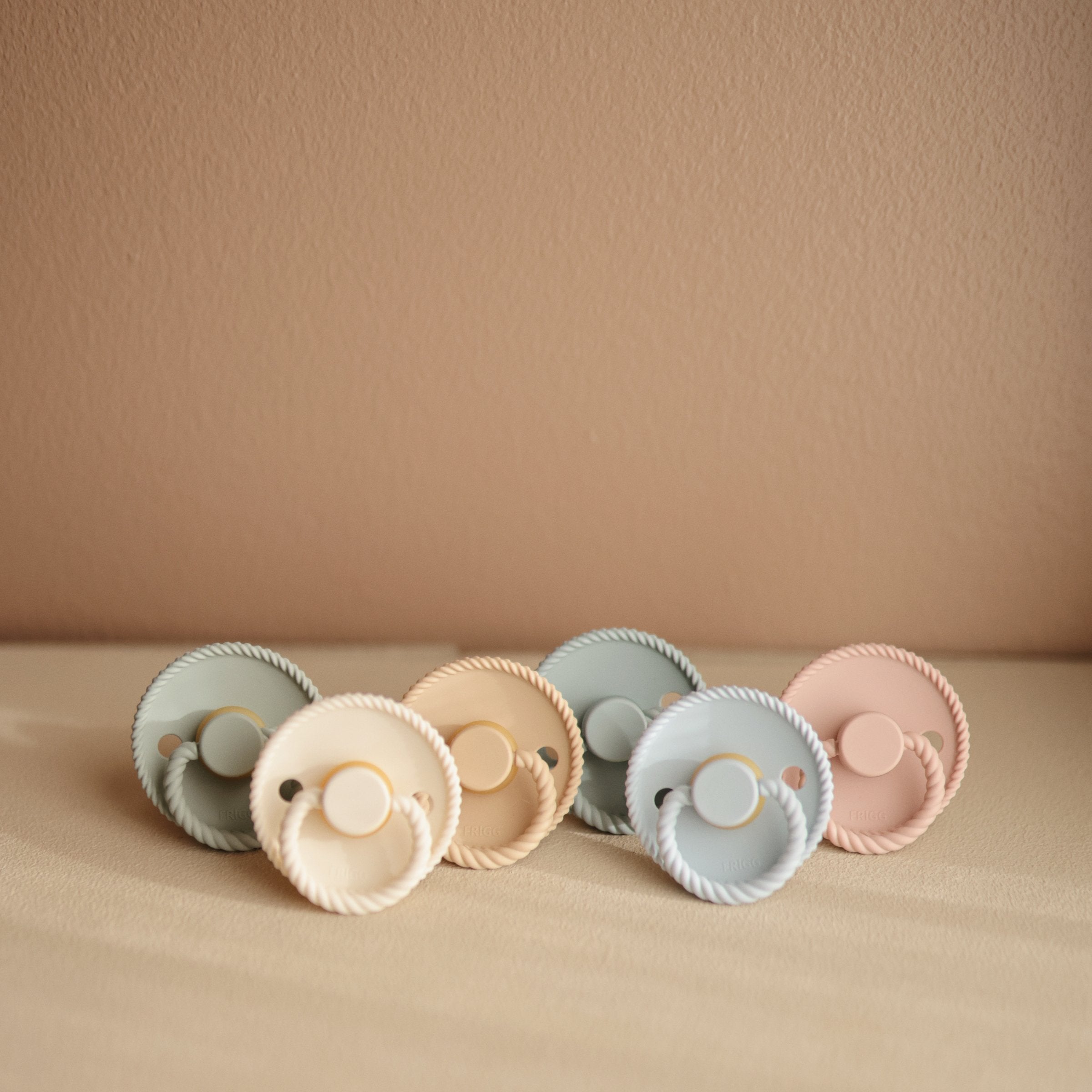 Frigg Rope Natural Rubber Pacifier 2-pack