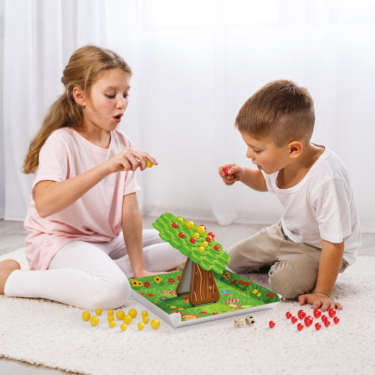 Stay Apple Balance Tree Game