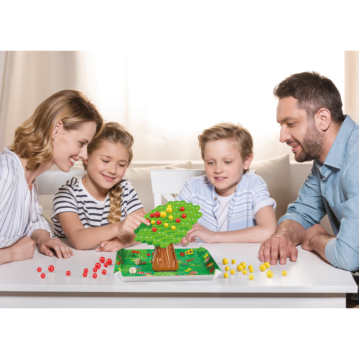 Stay Apple Balance Tree Game