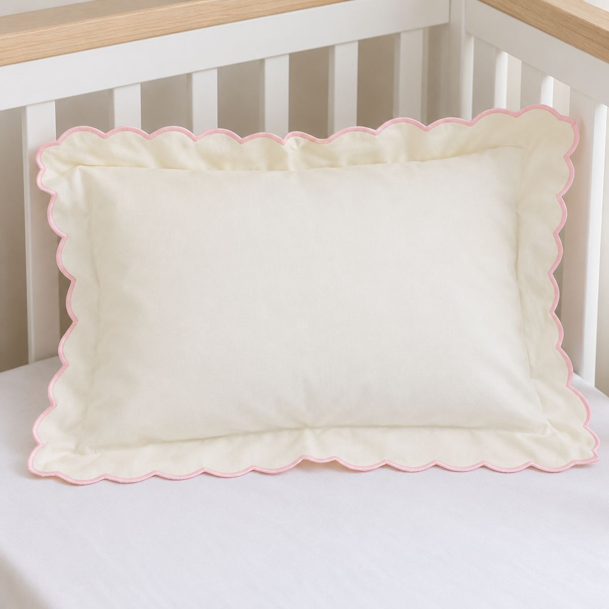 Embroidered Scallop Pillowcase - Light Pink