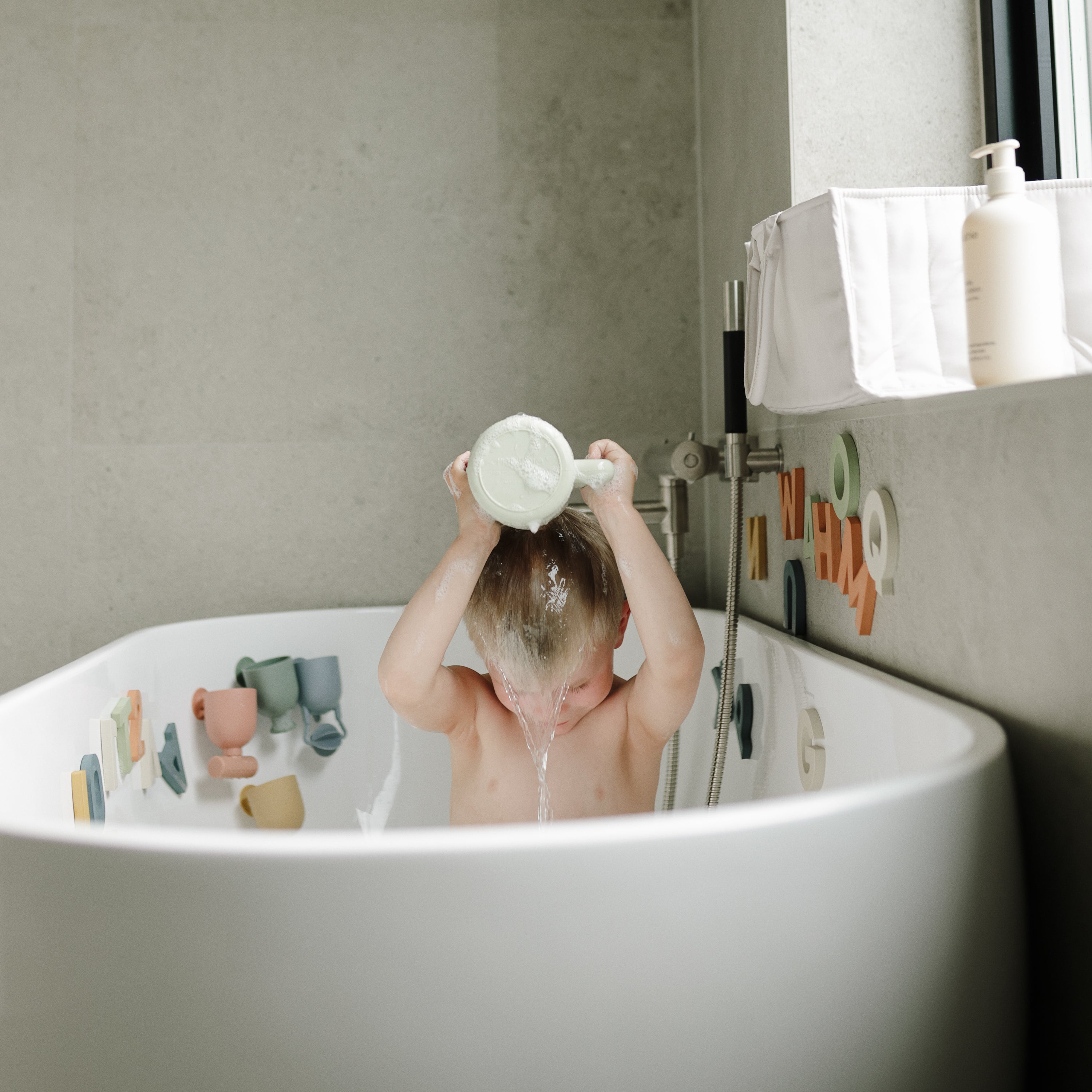Pour And Play Bath Set