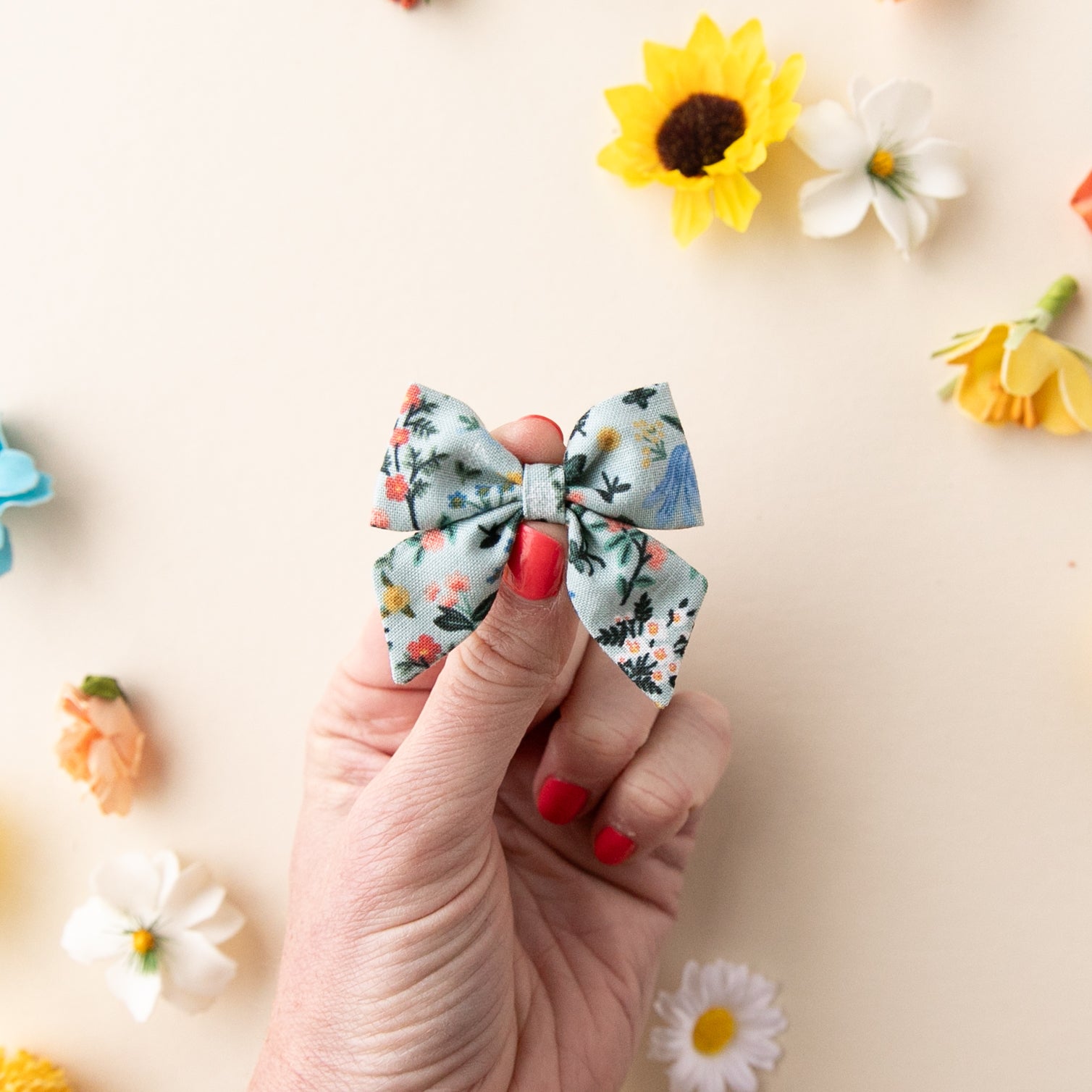 Secret Garden | Mini Piggy Bow