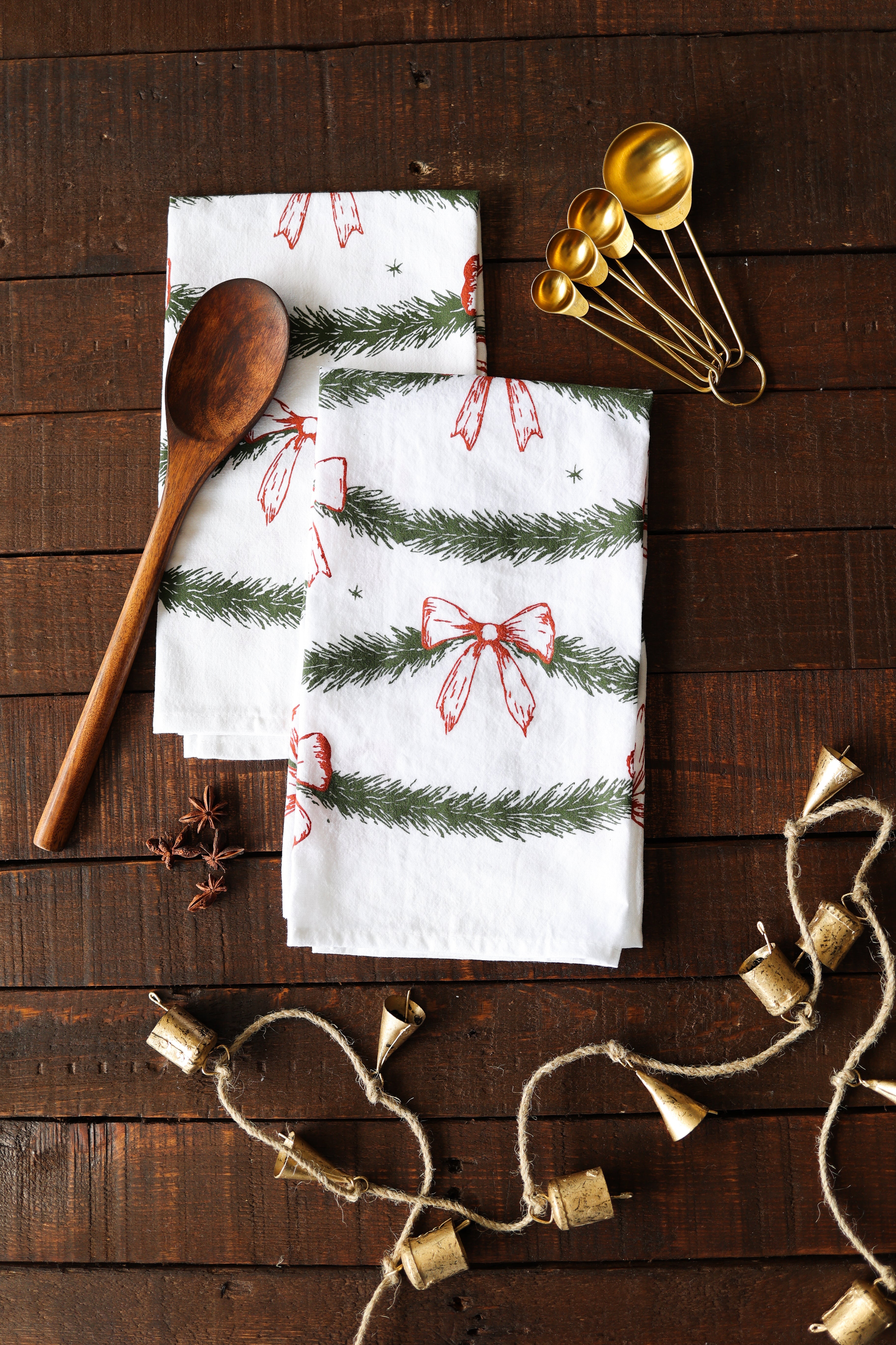 Jubilee Trading Company Garland Tea Towel